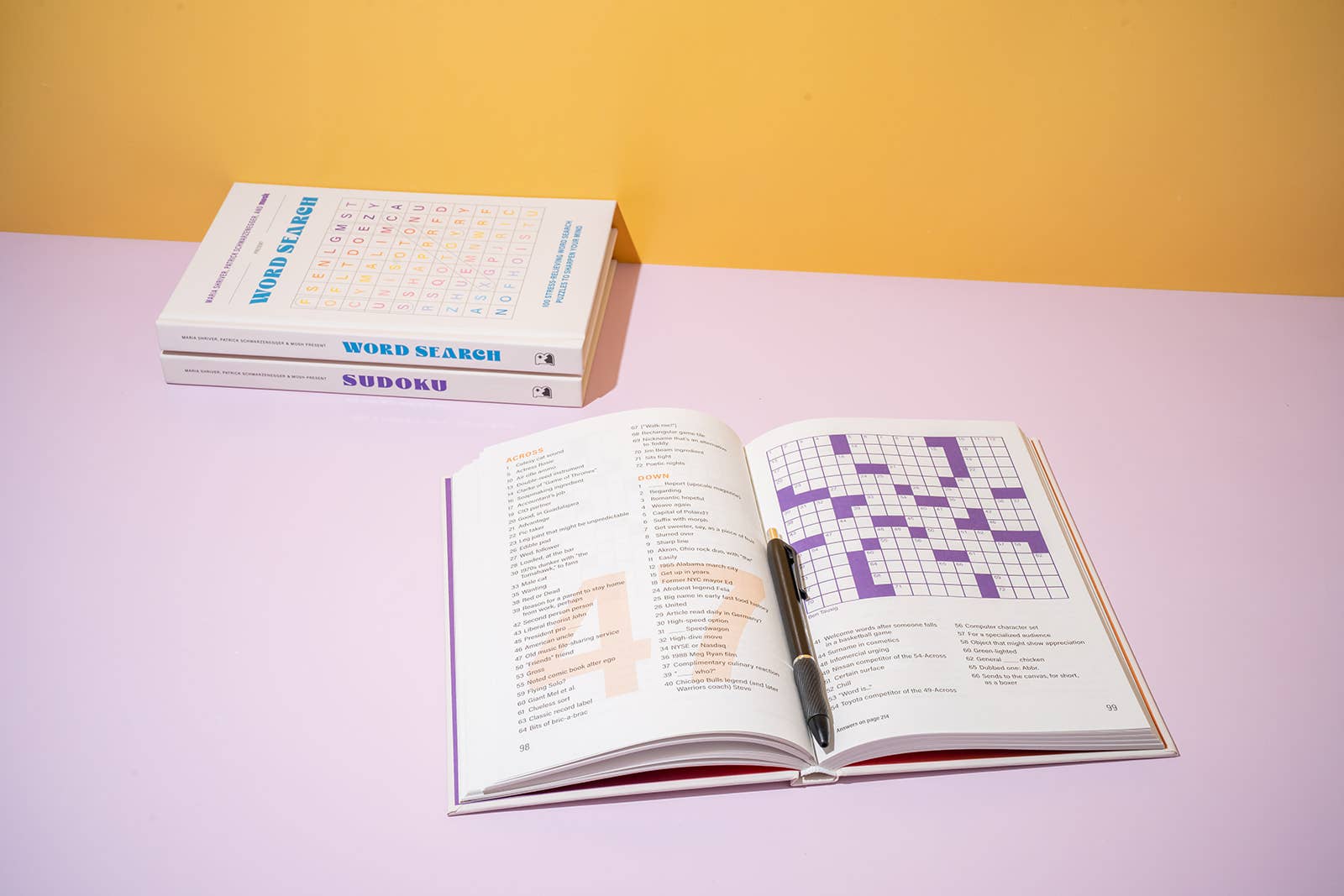 100 Stress-Relieving Crossword Puzzles to Sharpen Your Mind: Paperback