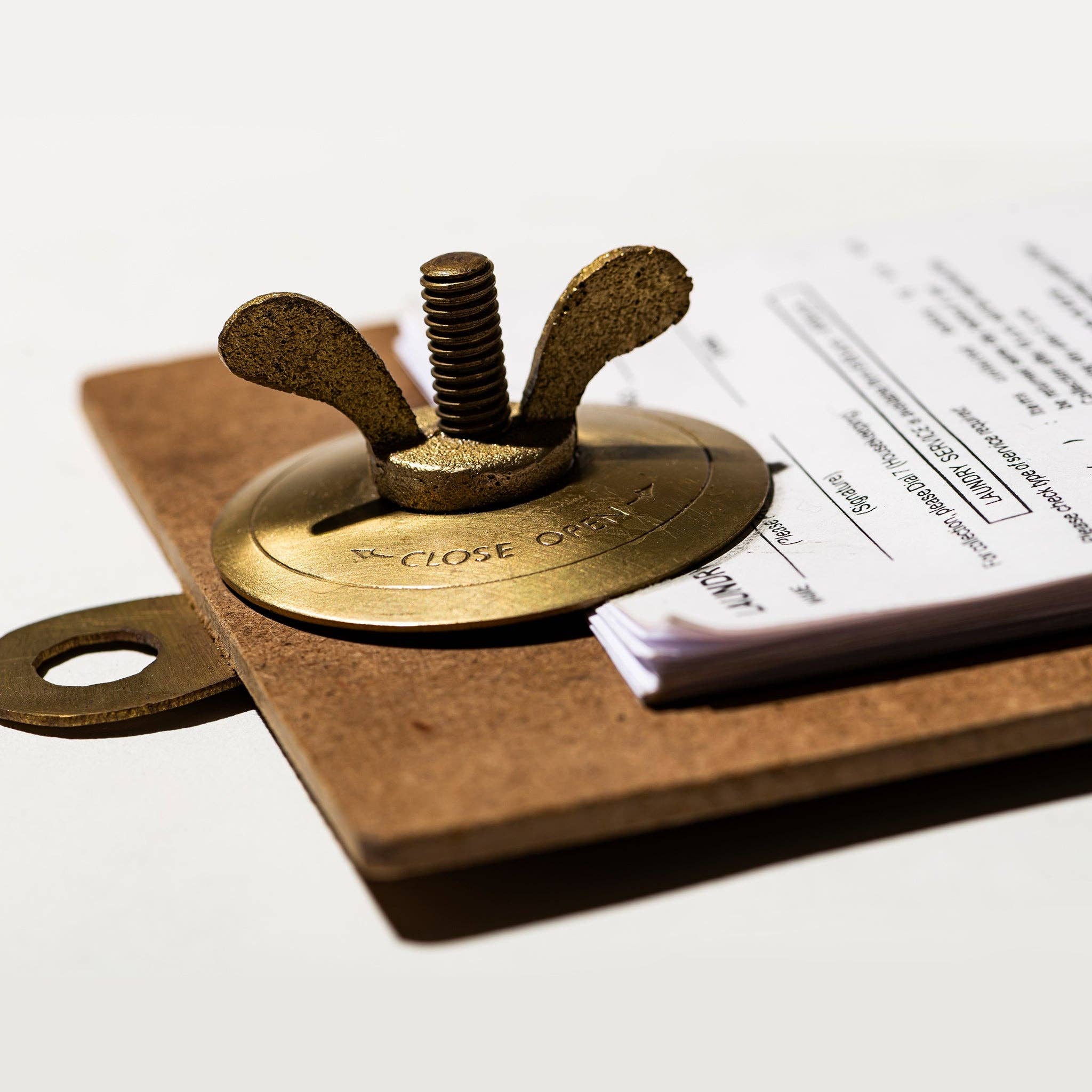 SCREW CLIPBOARD [A4]