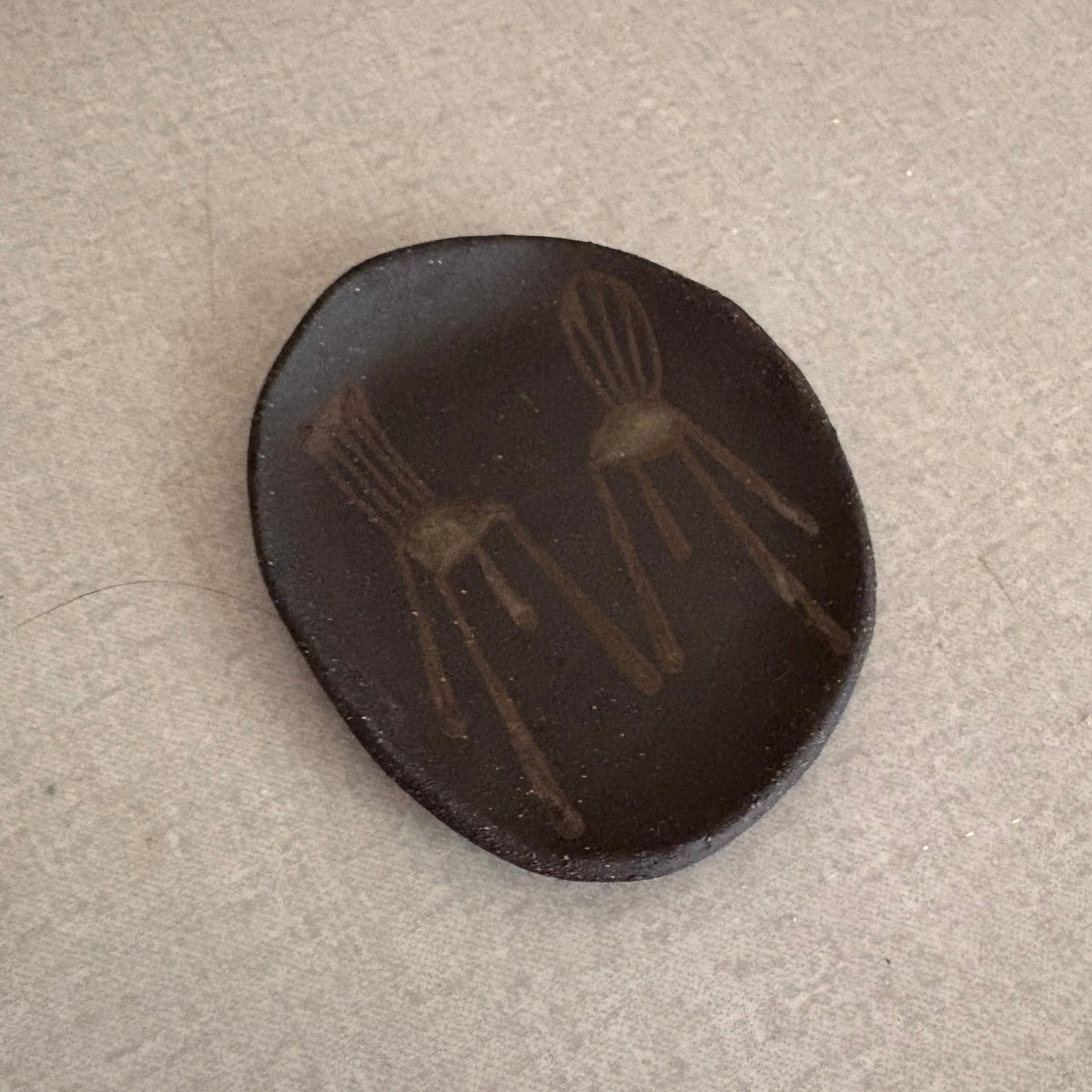 Small Chair Dark Clay Round Tray