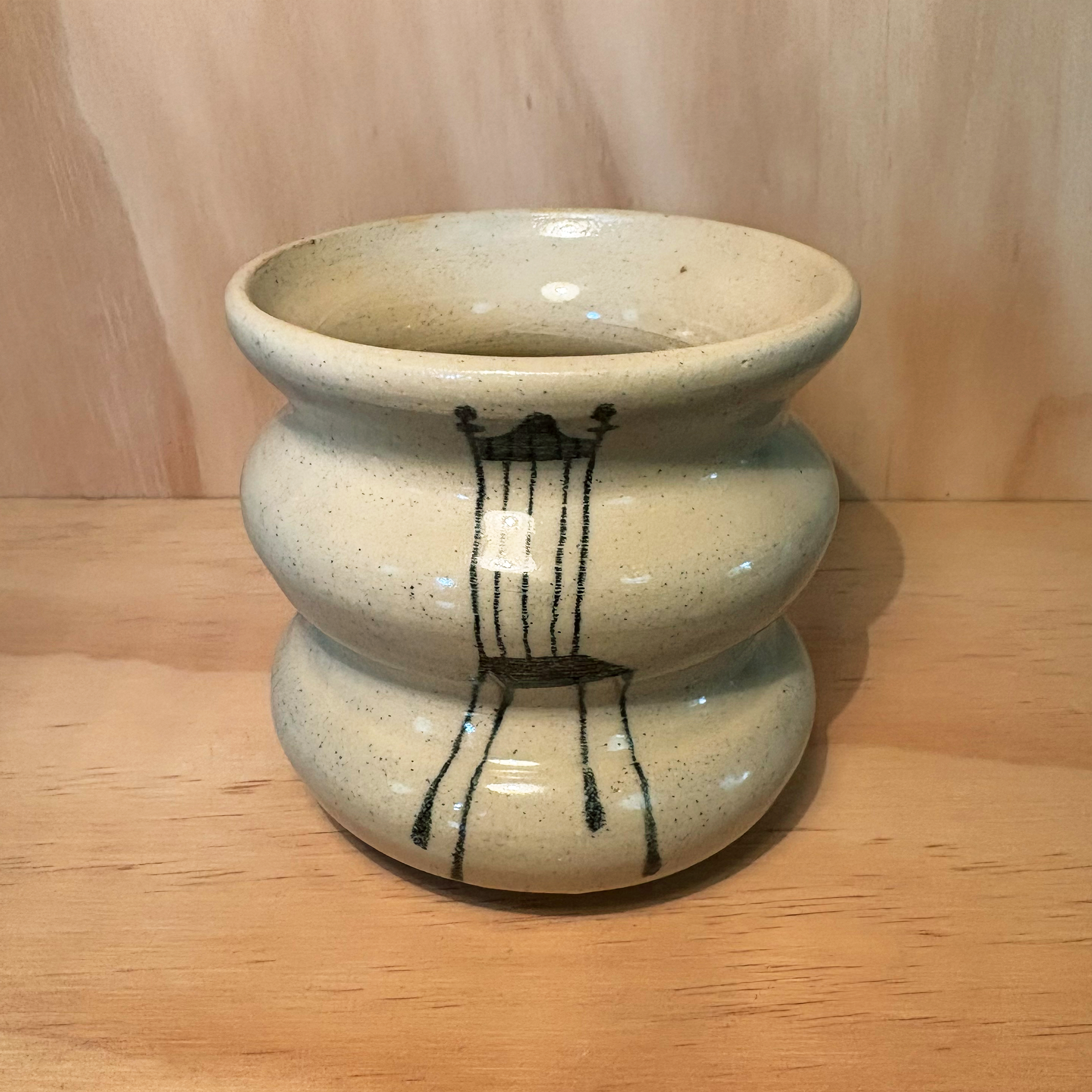 curvy chair cup medium